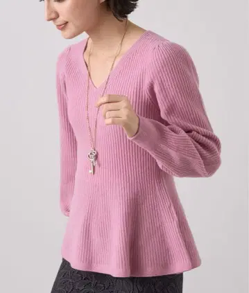 아나이 ANAYI 방모 V넥 페플럼 풀오버