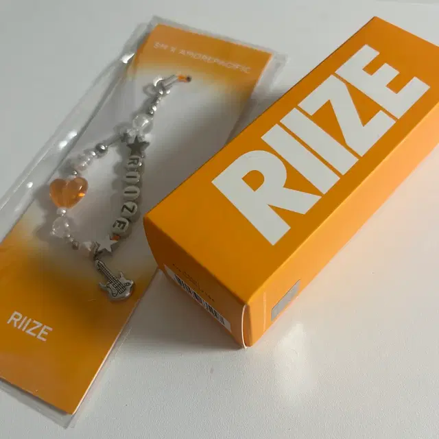 미개봉 라이즈 응원봉 립밤 스트랩키링 양도