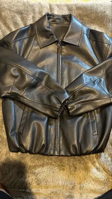 ZARA 블랙 인조 가죽 자켓