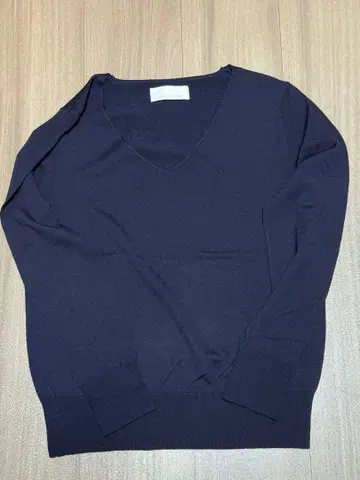 네이비 V넥 긴팔 스웨터