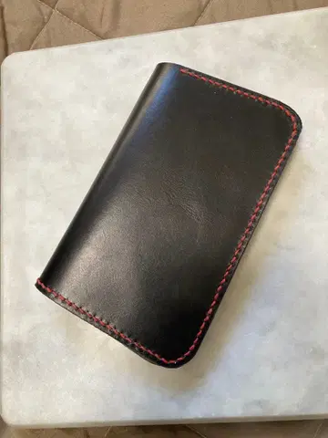 블랙 가죽 컴팩트 지갑 빨간색 스티치