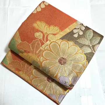 A 기모노 편안함 국화꽃 무늬 금실 육통 순수 실크 포멀한 후쿠로 오비