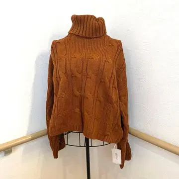 브라운 터틀넥 케이블 짜임 니트 M