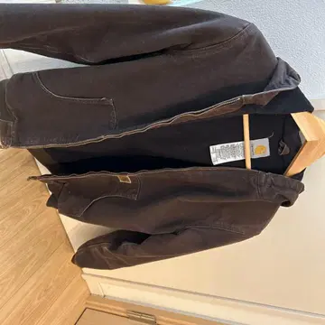 Carhartt A806 다크 브라운 후드 부착 자켓