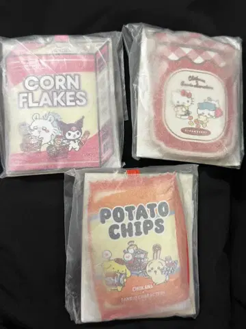 치이카와 x 산리오 슈퍼마켓 페이크 다이컷 패스 케이스