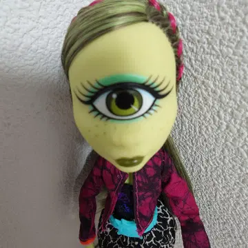 몬스터 하이 외눈 인형 아이리스 크롭스