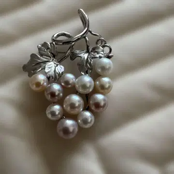 포도 모양 펄 브로치
