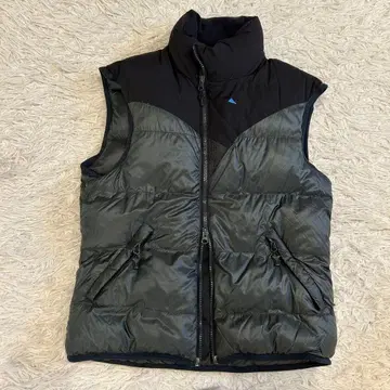 클라터뮤젠 다운 베스트 다크 그린