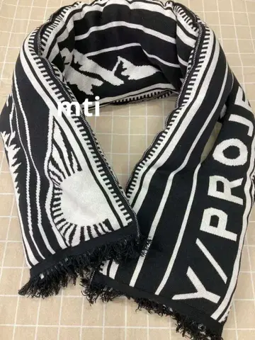 Y/Project 블랙 화이트 Pillow 머플러