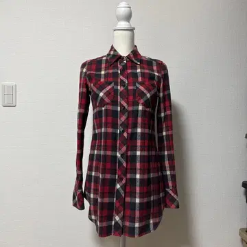 체크 무늬 긴팔 셔츠