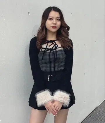 oneway 퍼 달린 볼레로풍 상의 블랙 계열 기타