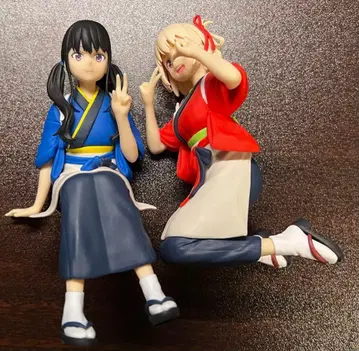 리코리스 리코일 쵸코노세 피규어