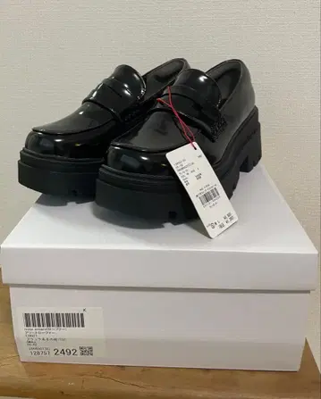 미사용 새상품 replarmario 블랙 통굽 로퍼