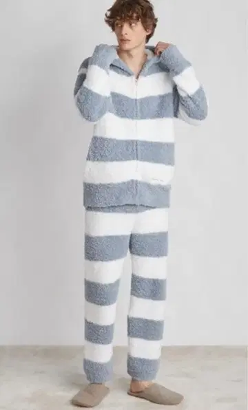 새상품급 젤라또피케옴 크리스마스 한정판 상하의 세트