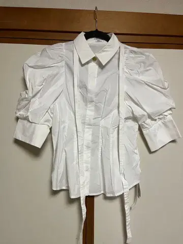 SNIDEL ORGANICS 파워숄더 블라우스