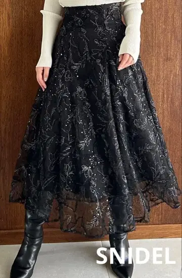 [ SNIDEL ] 자수 스커트