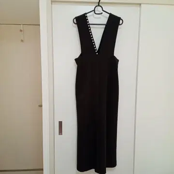 새상품급 GRUS 펄 오버롤 스커트