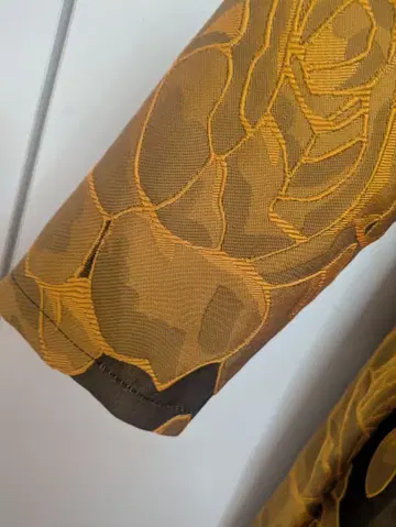 오렌지와 블랙 꽃무늬 긴팔 드레스