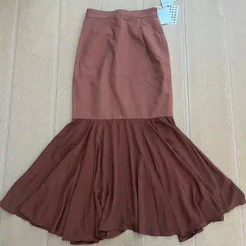 [택 포함 새상품] RANDEBOO 머메이드 스커트