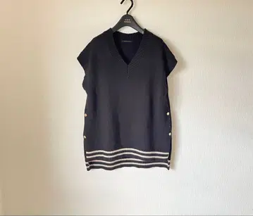 BARNYARDSTORM 브이넥 니트 베스트