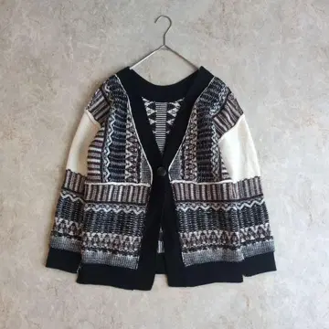 시너리 노르딕 V넥 니트 가디건 패턴