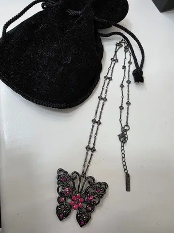 새상품급! ANNA SUI [안나수이] 보라색 나비 모티브 목걸이