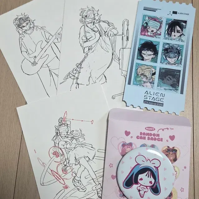 에이스테 틸 아크릴스탠드 수아캔뱃지