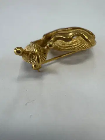 TRIFARI 트리파리 브로치