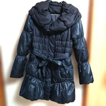 NaturalFIT 블랙 다운 자켓 페더 A라인 허리 리본