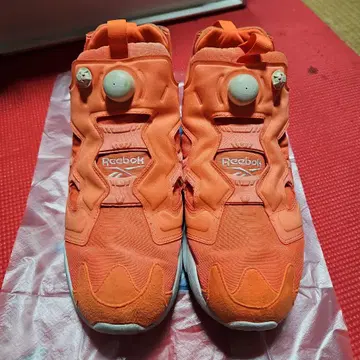 Reebok 펌프 퓨리 오렌지 30cm