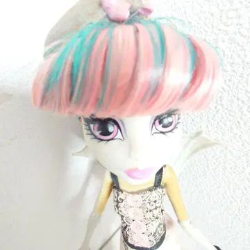 몬스터 하이 로셸 고일 인형