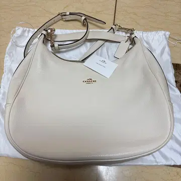 새상품 화이트 가죽 숄더백