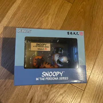 SNOOPY IN THE PERSONA SERIES 피규어