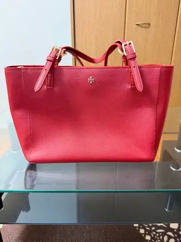 레드 토트백 내 포켓 부착