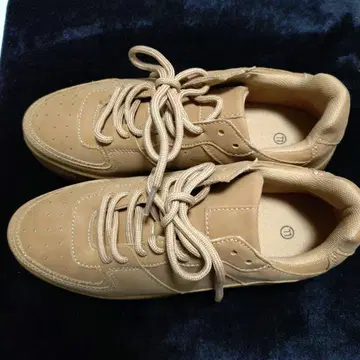 베이지 통굽 스니커즈
