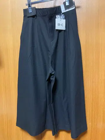 UNIQLO C 큐롯 M 사이즈 블랙