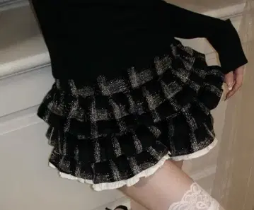 andwang Charm Frill Culotte Mini Skirt