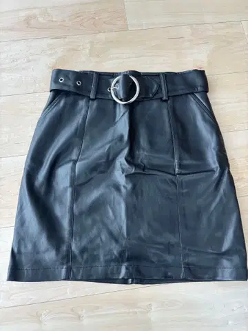 EmiriaWiz 에밀리아 위즈 가죽 스커트 M 사이즈