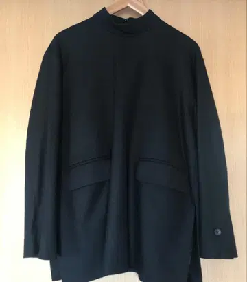 새상품/블랙 하이넥 울 상의