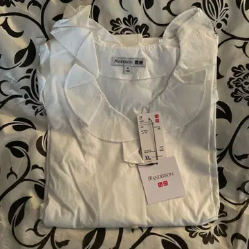 JW ANDERSON 화이트 긴팔 블라우스 uniqlo