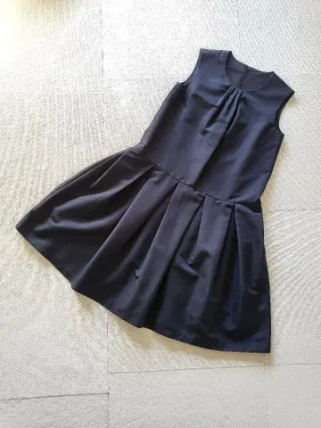 [ 새상품급 ] 리틀 블랙 드레스 슬리브리스 플레어 원피스