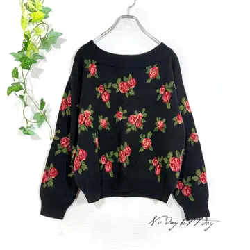 GU 로즈 플라워 무늬 보트넥 니트 스웨터(M) 블랙 성숙/러블리