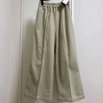 베이지 와이드 팬츠 따뜻한 안감 부착