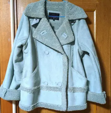 RUIRUE BOUTIQUE 라이트 블루 무스탕 코트