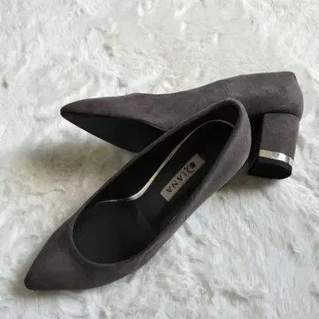 DIANA 다이애나 스웨이드 스틸레토 하이힐