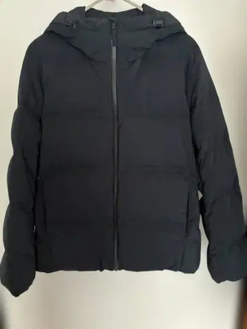 새상품급 유니클로 심리스 다운 후드티 자켓 네이비/L