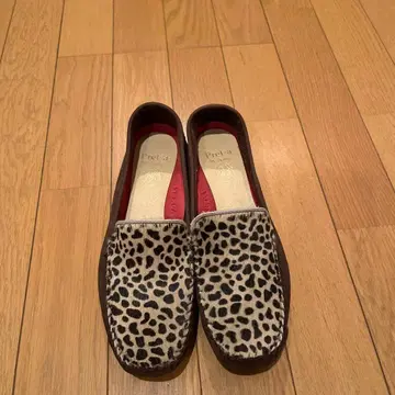 레오파드 무늬 스웨이드 로퍼 브라운