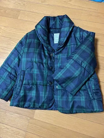 체크 무늬 다운 자켓