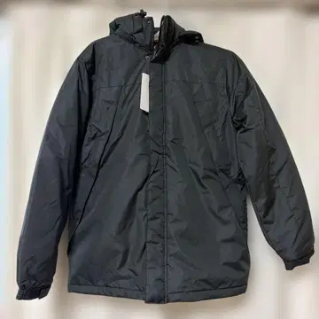 블랙 후드 부착 다운 자켓