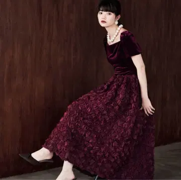 벨루어 로제트 플레어 드레스